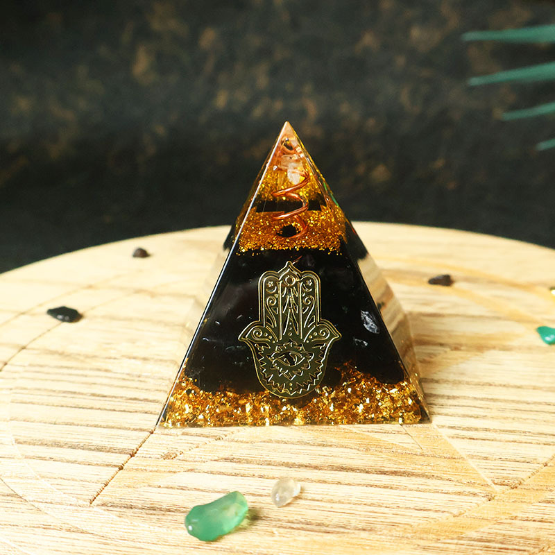 Piramide di Resina a Forma di  - Home & Hotel Textiles Private Limited recensione e prezzo